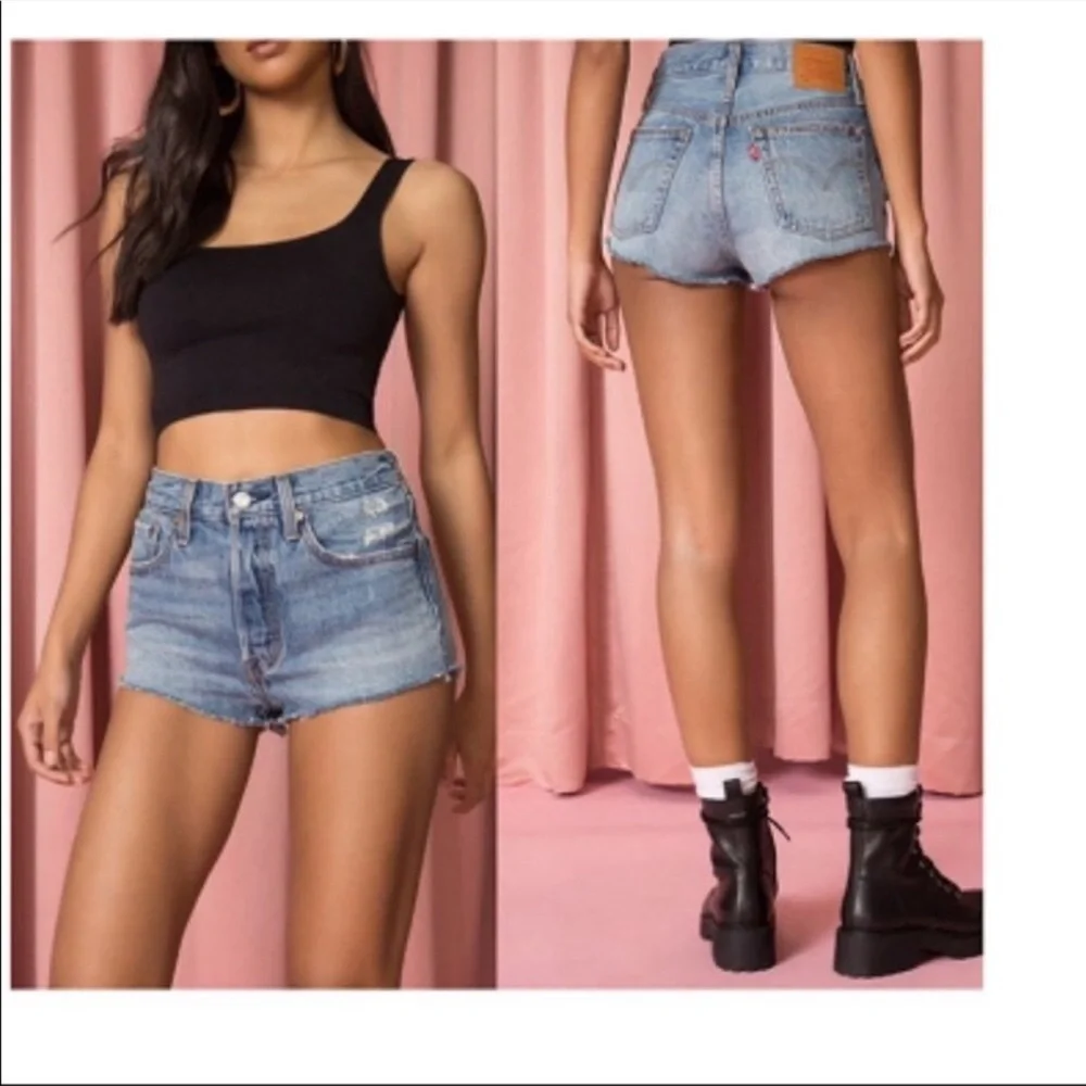 Levi’s 501 Cutoff Denim Shorts High Rise Button Fly Distressed size 32